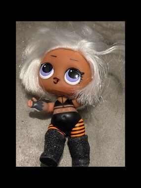 Witchay Babey Doll with White Hair and Purple Eyes, lol hair-goals